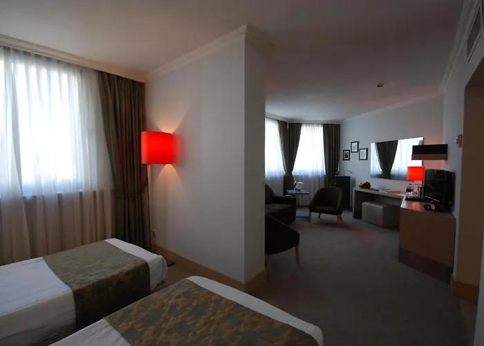 Eresin Taxim & Premier Hotel 4*