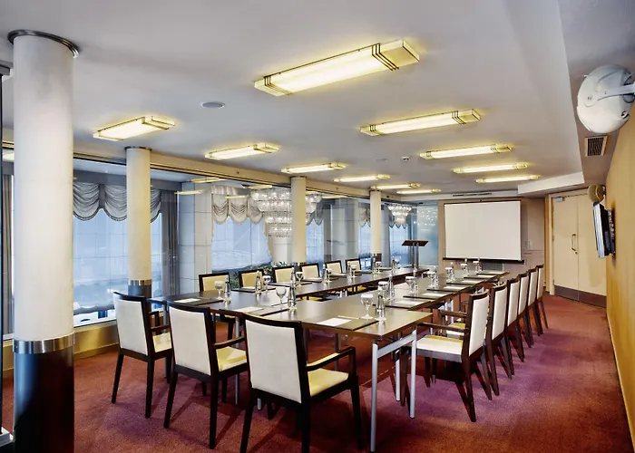 Eresin Taxim & Premier Hotel 4*