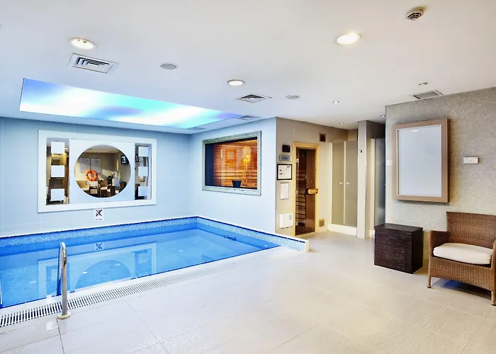 Eresin Taxim & Premier Hotel 4*