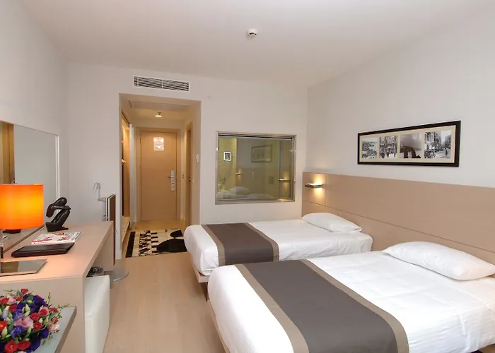 Eresin Taxim & Premier Hotel 4*