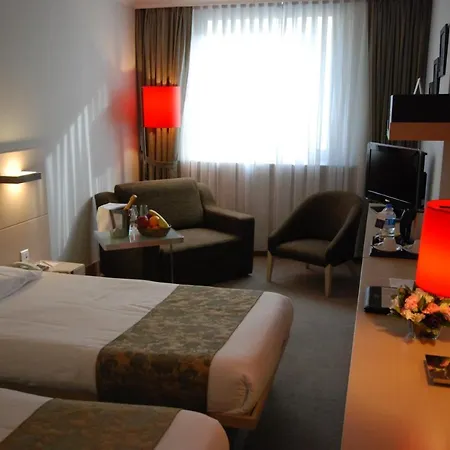 Eresin Taxim & Premier Otel 4*