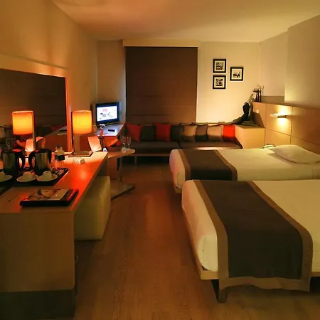 Eresin Taxim & Premier Otel 4*