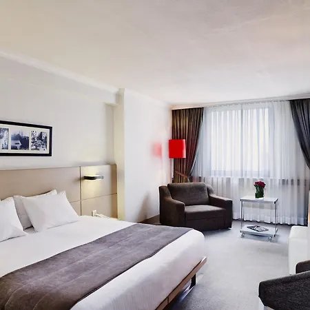 Eresin Taxim & Premier Otel 4*